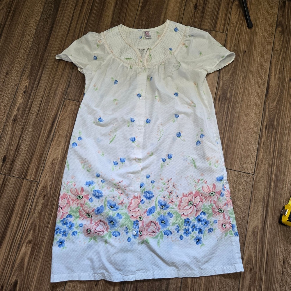 Vintage Garden Bloom Nightgown Button Front Floral Shabby Chic Grannycore